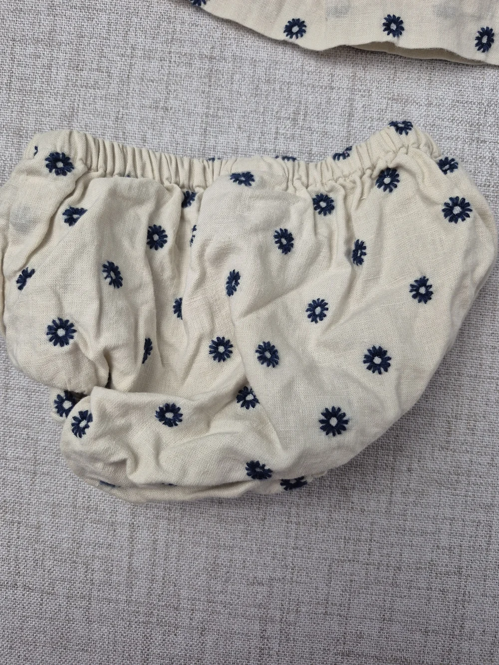 babyGAP Embroidered Floral Linen Blend Top & Diaper Cover Set 3-6M